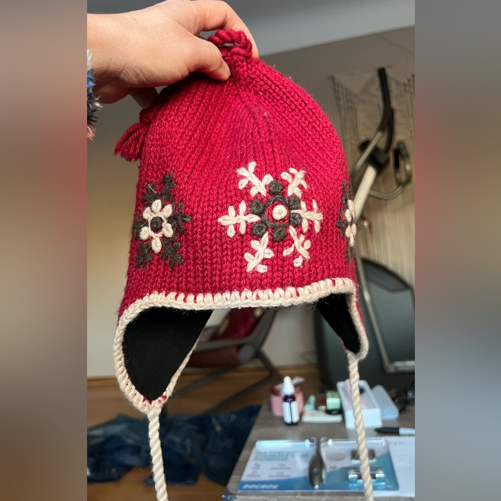 REI Wool Blend Winter Hat Red with Snowflake Embroidery Ear Flap Fleece Lined OS